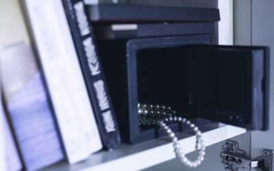 Cómo esconder joyas en casa